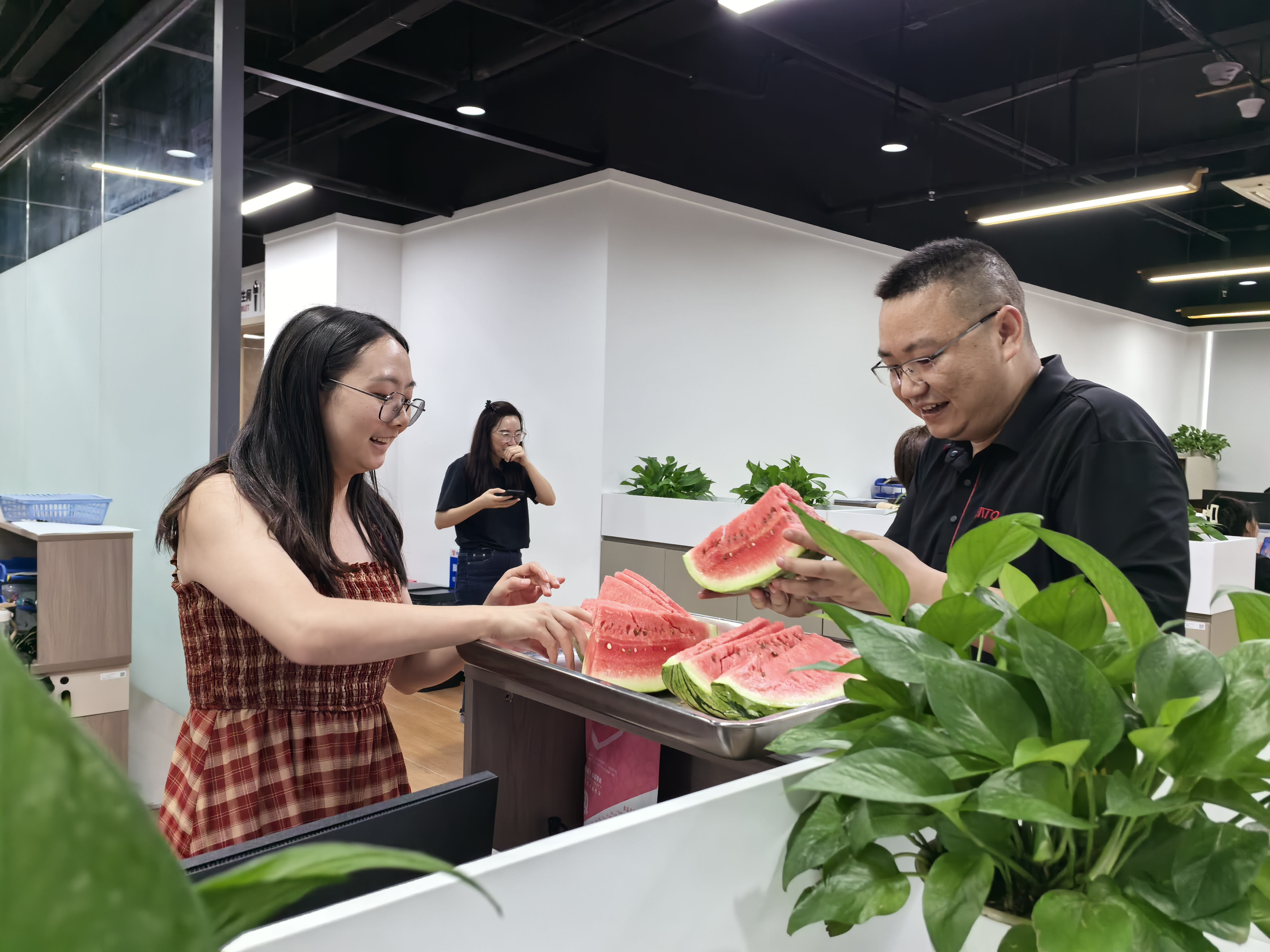 情系員工，暑送清涼——潤通集團(tuán)開展高溫慰問活動
